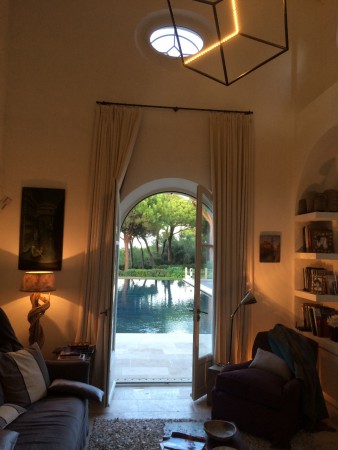 lovely and very well laid out villa of 750 sqm has an ideally south-east exposure